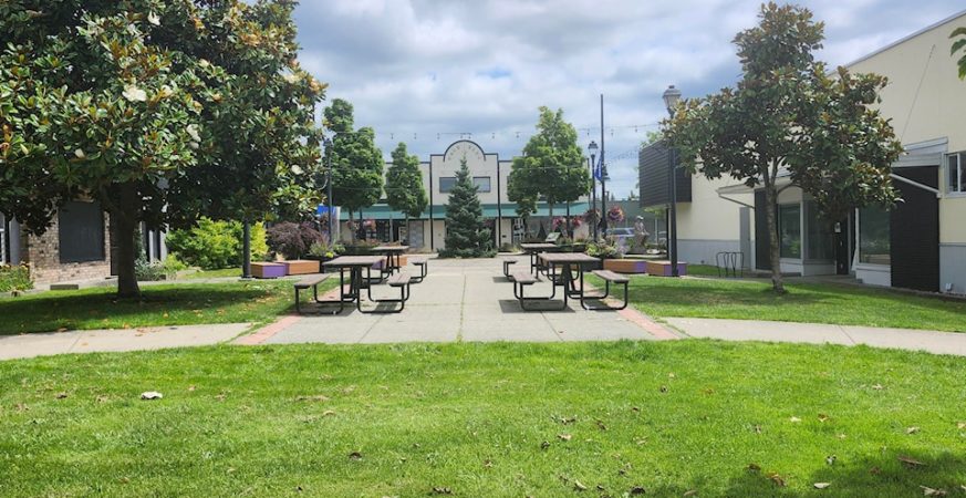 Outdoor reading places