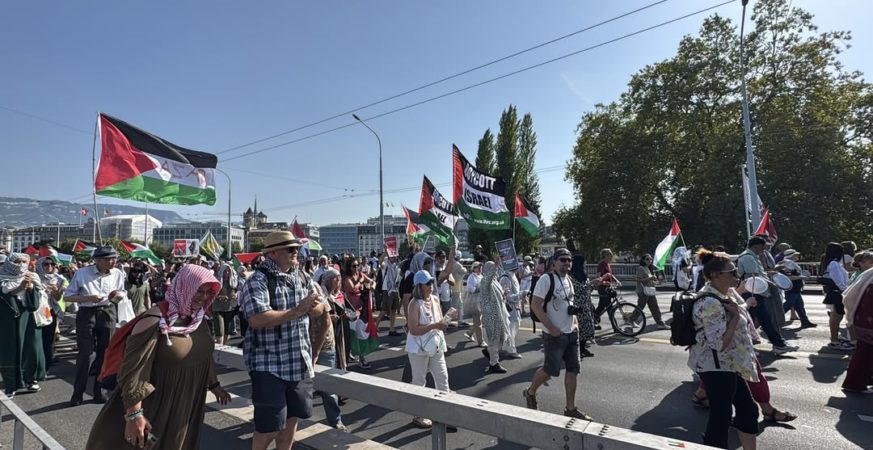 Hundreds Rally in Surrey Urging Gaza Ceasefire Now