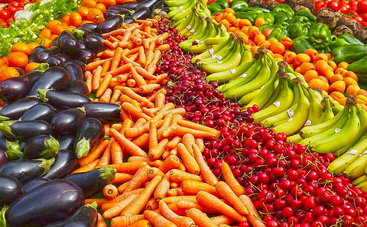Surrey Farmers’ Convoy Brings Fresh Produce at Low Prices