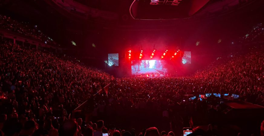 Bryan Adams rocks Vancouver with punchy anniversary show
